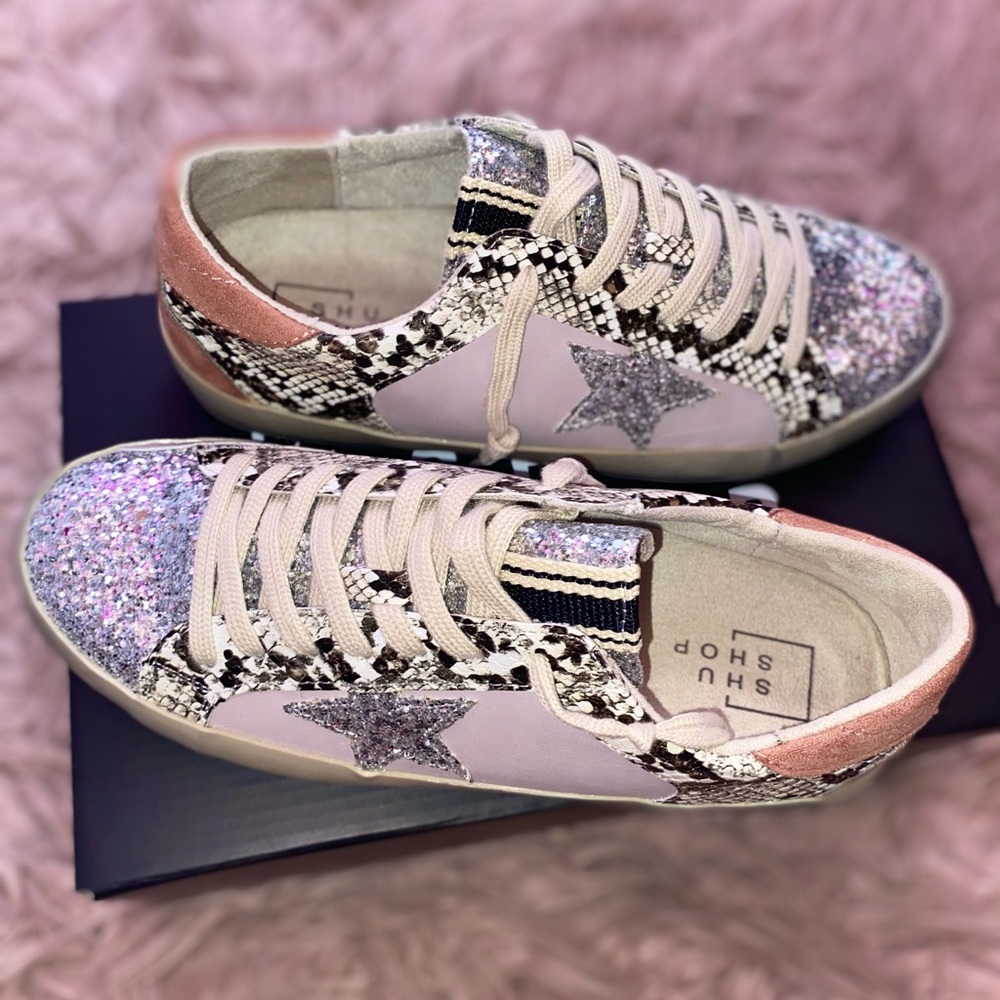 Star Sneakers!  6 1/2